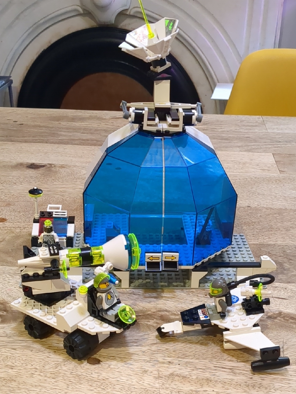Lego 6958-1 Android Base - 3 Minifigs - All Pieces